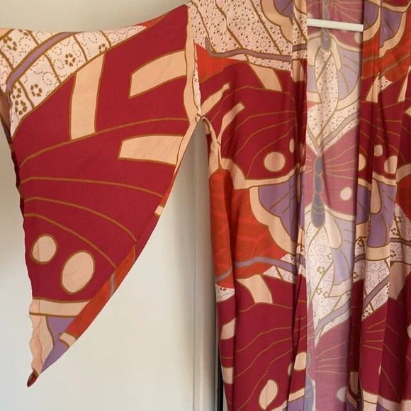 Novella Royale - The Georgia Robe in Red Butterfly Size Small - Picture 11 of 16